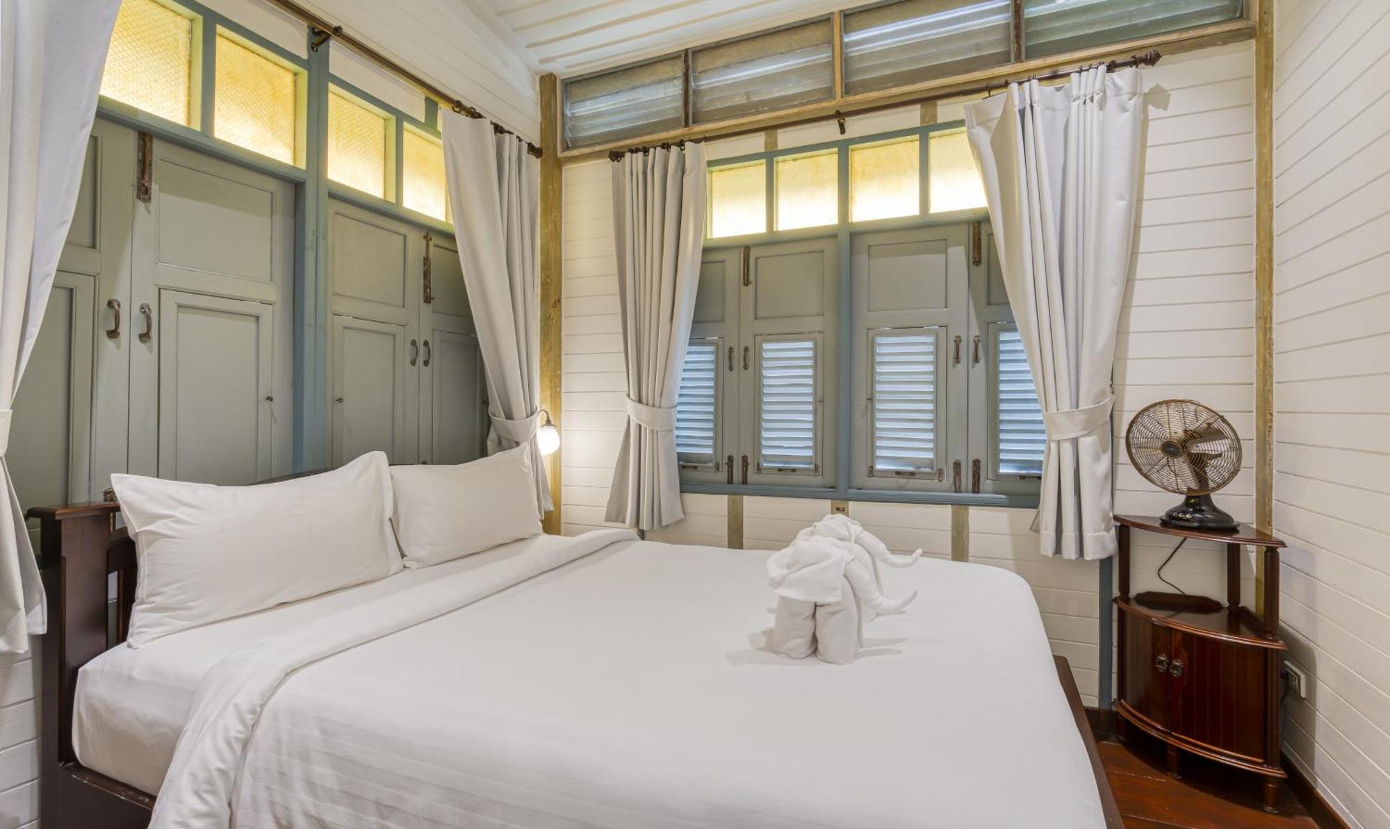 לינה וארוחת בוקר בנגקוק Priya Boutique House מראה חיצוני תמונה