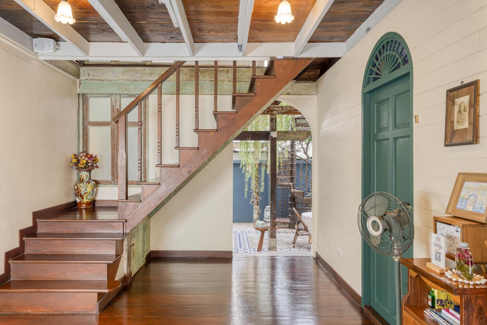לינה וארוחת בוקר בנגקוק Priya Boutique House מראה חיצוני תמונה