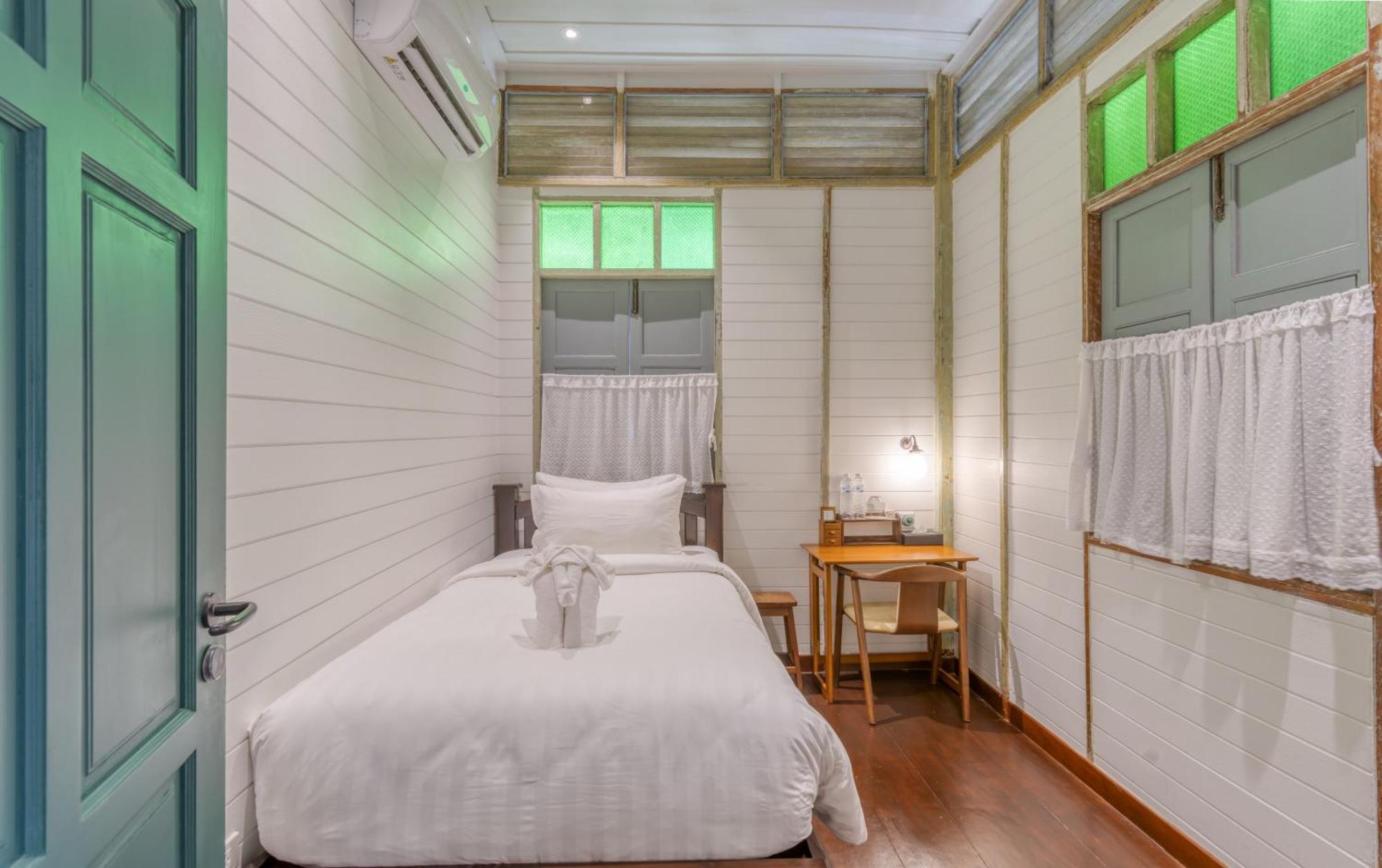 לינה וארוחת בוקר בנגקוק Priya Boutique House חדר תמונה