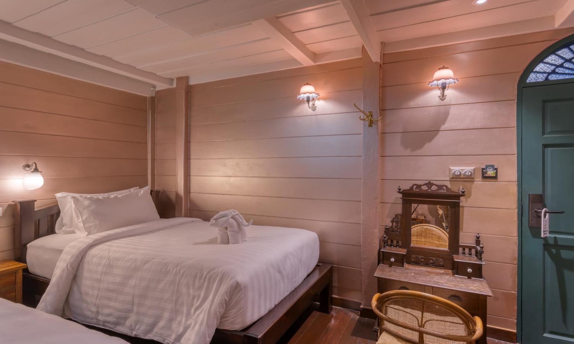לינה וארוחת בוקר בנגקוק Priya Boutique House חדר תמונה