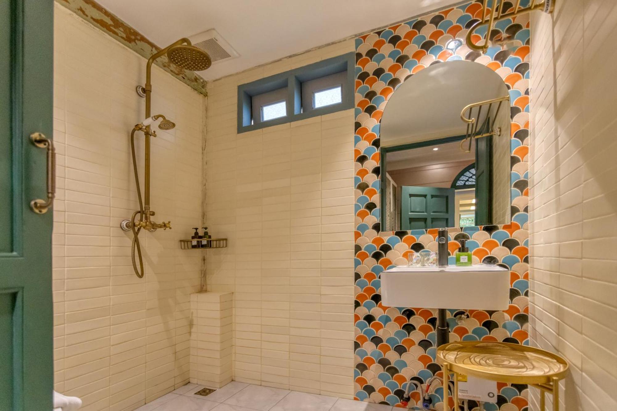 לינה וארוחת בוקר בנגקוק Priya Boutique House מראה חיצוני תמונה