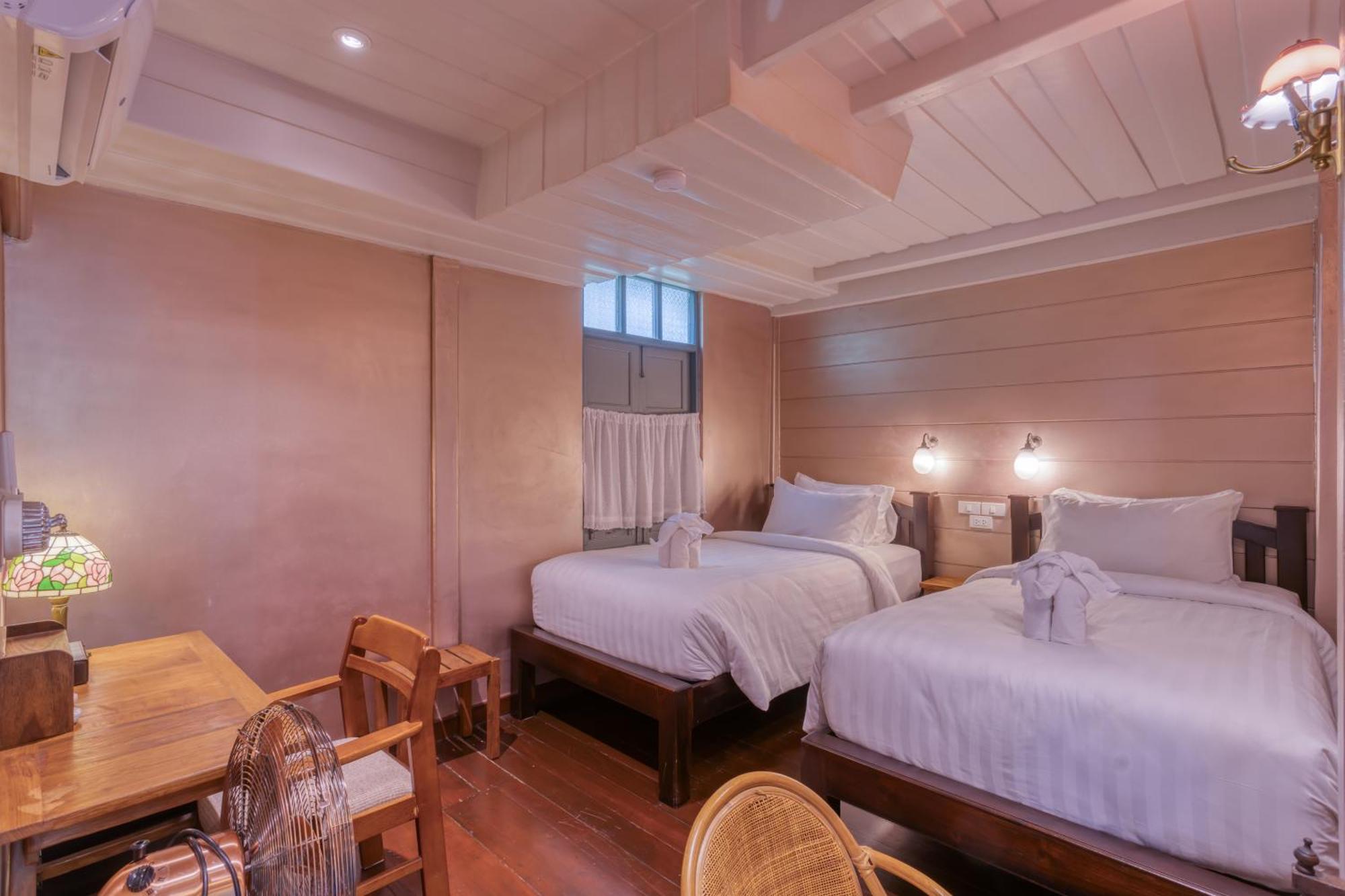 לינה וארוחת בוקר בנגקוק Priya Boutique House מראה חיצוני תמונה