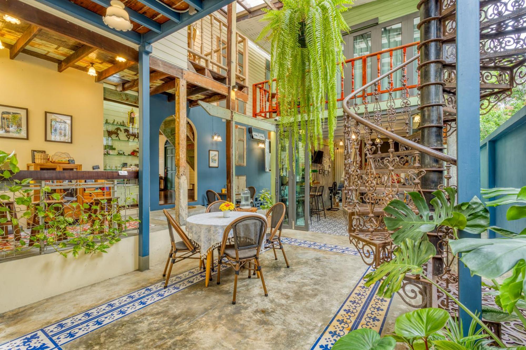 לינה וארוחת בוקר בנגקוק Priya Boutique House מראה חיצוני תמונה