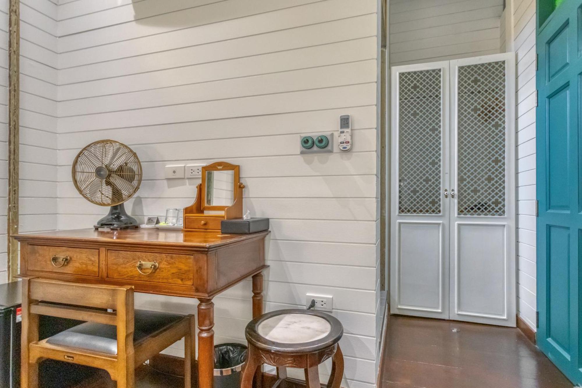 לינה וארוחת בוקר בנגקוק Priya Boutique House חדר תמונה