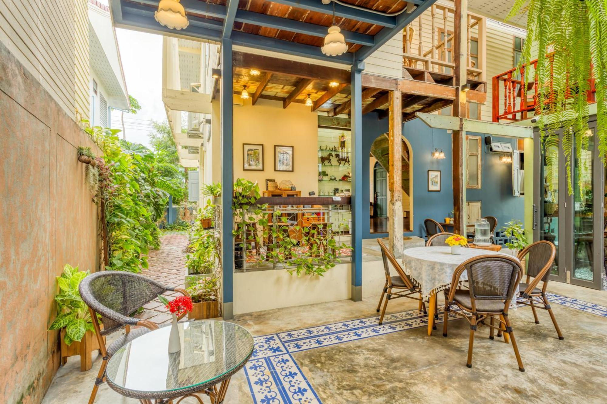 לינה וארוחת בוקר בנגקוק Priya Boutique House מראה חיצוני תמונה