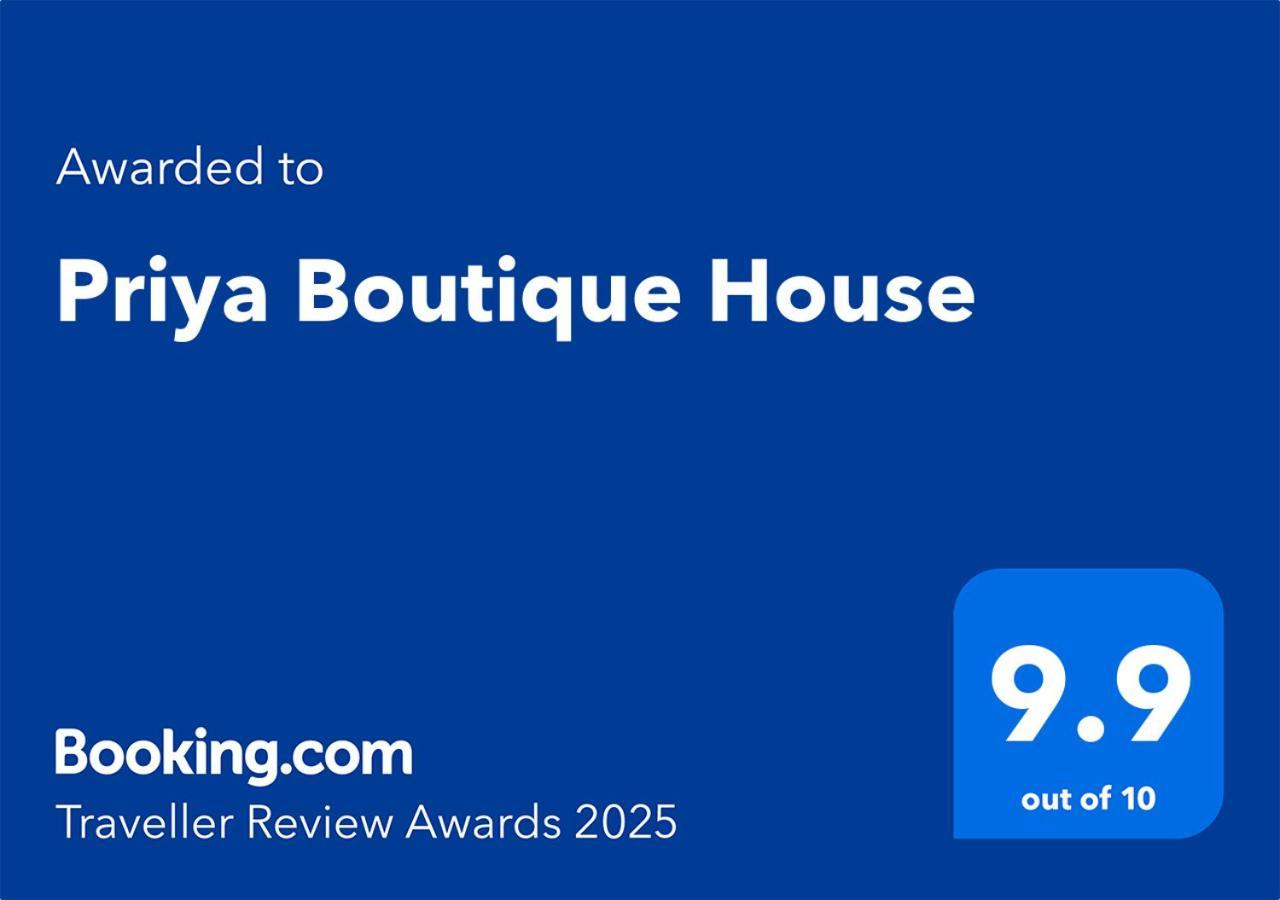 לינה וארוחת בוקר בנגקוק Priya Boutique House מראה חיצוני תמונה
